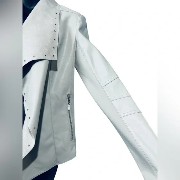NWOT, Stunning Faux Leather Le Château Jacket, XS, Light Gray 🍂 - Picture 5 of 9